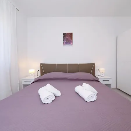 Sunny And Restful With Free Parking - Lily Apartamento *