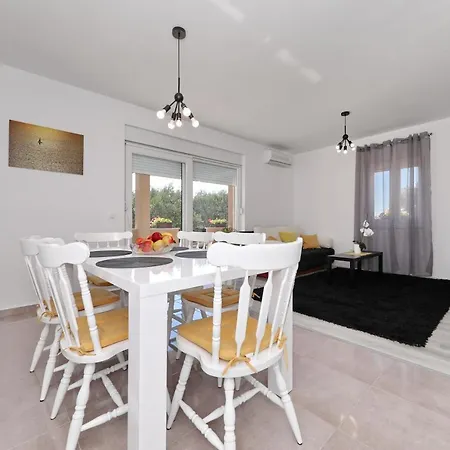 Sunny And Restful With Free Parking - Lily * Zadar