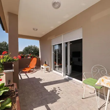 Apartment Sunny And Restful With Free Parking - Lily