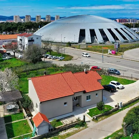 Sunny And Restful With Free Parking - Lily * Zadar